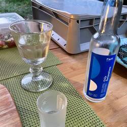 Ouzo Flasche schon wieder leer, morgen dringend neue kaufen...