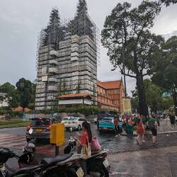 Das wäre die Kirche Notre Dame von Ho Chi Minh City