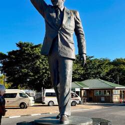 Nelson Mandela statue