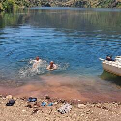 Nach zwei Stunden Bootsfahrt ist eine Abkühlung notwendig