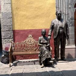 Frida and Diego hanging out