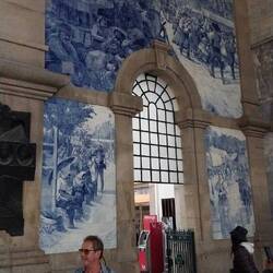 Porto Railway stn, Portugal history depicted by 20,000 tiles.