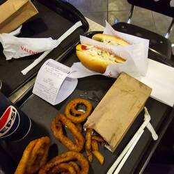 Hot Dog im Untergrund Montreal