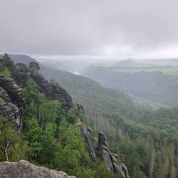 Da hinten sieht man die Elbe.