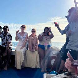 Abschiedsdrink auf dem Boot