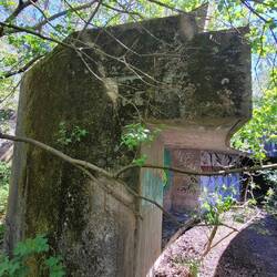 ehem. Kanonen-Batterie, frei zugänglich und ziemlich verschandelt