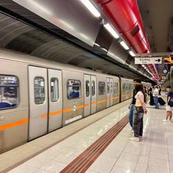 Mit der U-Bahn bin ich zurück ins Zentrum der Stadt gefahren.