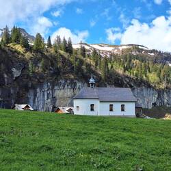 Eigentlich bin ich wegen der tollen Akkustik in der Kapelle.....