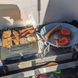 Erstmal gegrillt auf dem Grill für Gaskocher. Funktioniert top, Danke an meine lieben Kollegen!😀