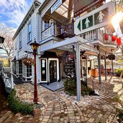 parnell road with really nice restaurants and shops and galleries