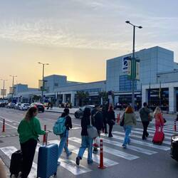 Ankunft beim Flughafen