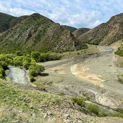 There is huge erosion all along the gorge