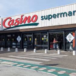 Wird nur selten fotografiert -Supermarché Casino in Pont-Saint-Esprit