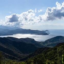 Auf dem Rückweg mit Blick auf die Bucht von Portoferraio