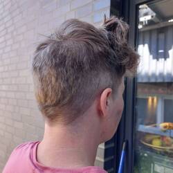 Sommerfrisur. Schnipp...