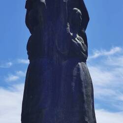 Denkmal für die Frauen Valencias - natürlich von einem Mann gestaltet 😂