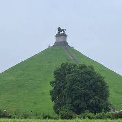 Waterloo monument. Some good pics of us somewhere going up steps. Used to be free, now €20