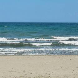 Und von jetzt auf gleich ist das Meer wieder aufgewühlt.