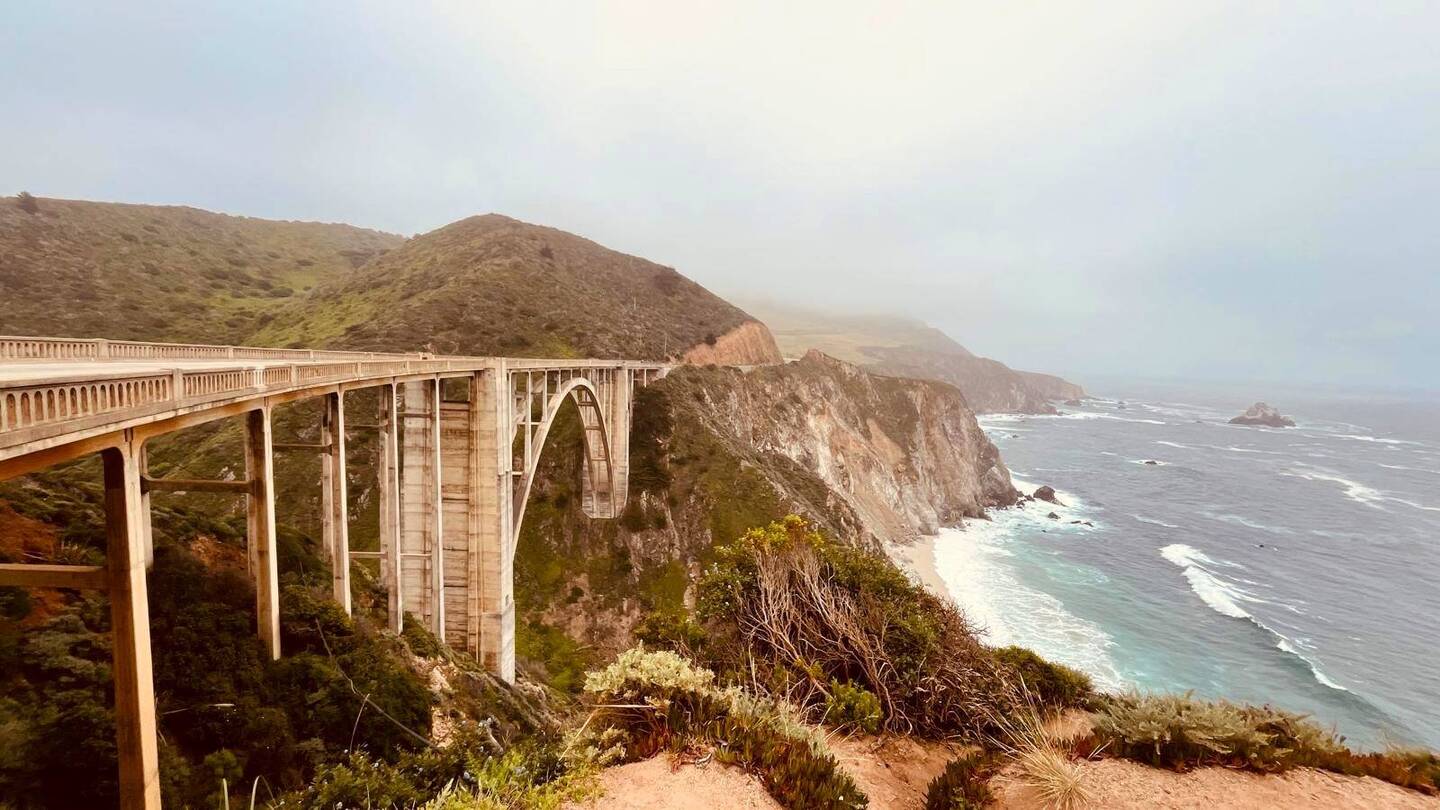 Bixby Creek Bridge, 1932 erbaut als "longest croncrete arch bridge" in CA. 228 Füße hoch.