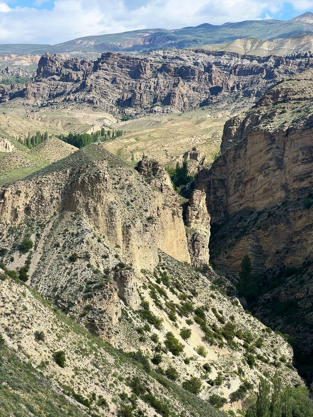 From 1000m to 2605, we will cross many geological layers. Will we make it?
