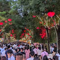 Bracing for the crowds in the street market