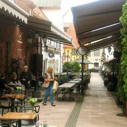 Und entzückende Cafes