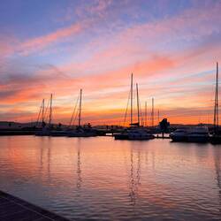 Womo Stellplatz direkt im Hafen