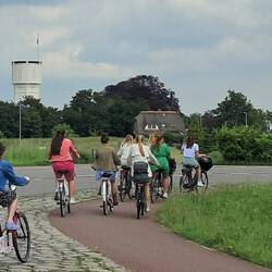 Even school kids cycle