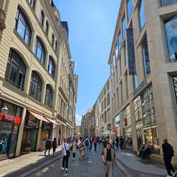 Eine der vielen Fußgängerzonen und Shoppingmeilen