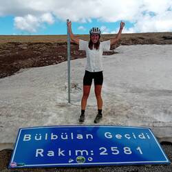 We made the pass, which GPS says is 2617m high...