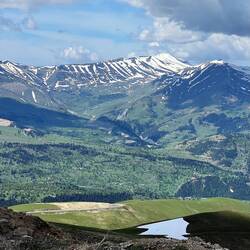 Yesterday's pass, Zekeriya dağı, and descent, visible as a white line...
