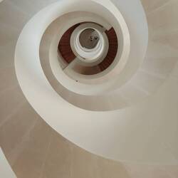 Blick in das Treppenhaus von unten