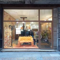 Dieses Sofa soll ein Lächeln hervorrufen.