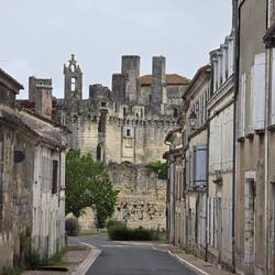 Road down to the Château