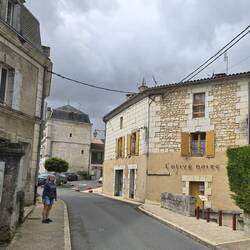 L'Olive Noire, restaurant looked closed down but hard to tell at this time of year