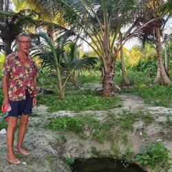 Fast jede Insel hat ein Süßwasserloch. Damit waschen die Einheimischen ihre Wäsche, etc.