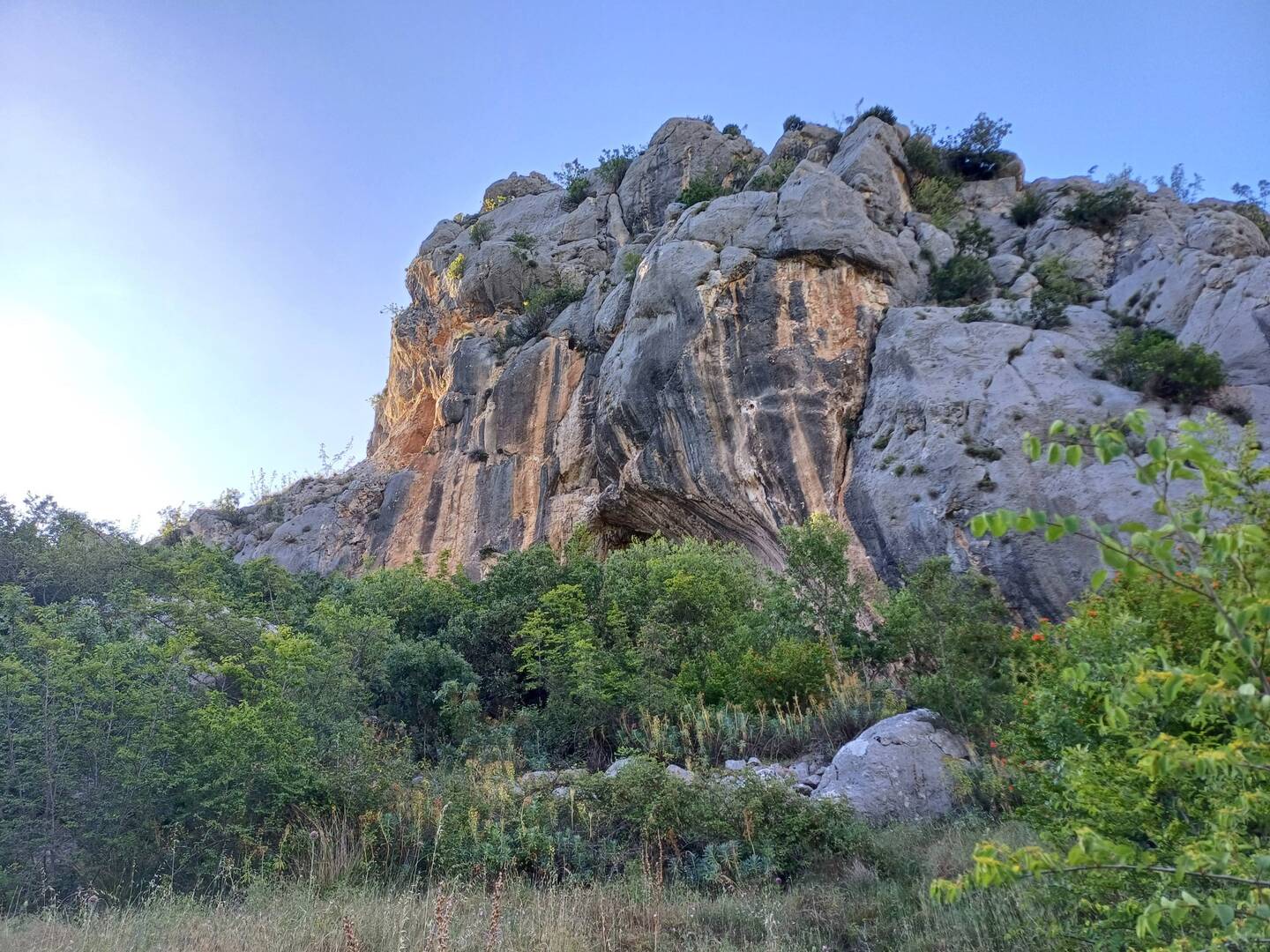 Da soll die Höhle sein