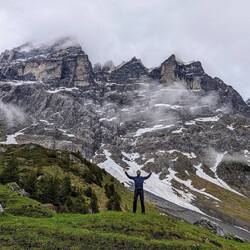 Wetterhorn giant reveals itself next to me
