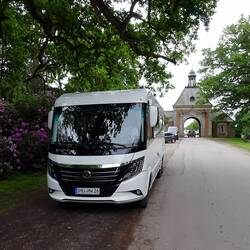 Einfahrt in den Drive-in-Zoo