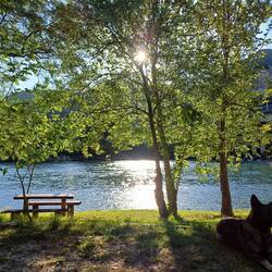 Unser Stellplatz direkt am Fluß