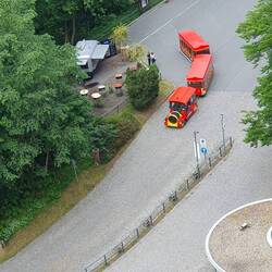 Die Bimmelbahn, oh wie klein sie doch ist.