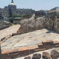 Tempelanlage und Kathedrale