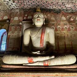 Dambulla - les grottes aux milles et un Buddhas