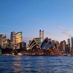 magisch mit den Lichtern bei Nacht