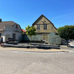 Synagogue Square, showing the memorial and adjacent buildings