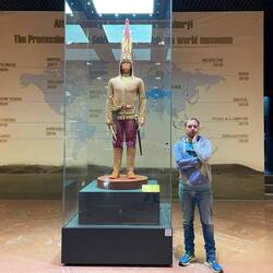 Der goldene Krieger (links) aus dem 5. Jahrhundert vor Christus