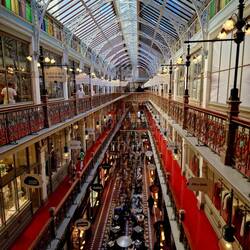 Viktorianische Einkaufspassage "Strand Arcade" mit eingessenen australischen Einzelhandel