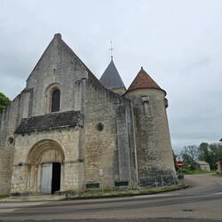 Romanesque church of Druyes-les-Belles-Fontaines