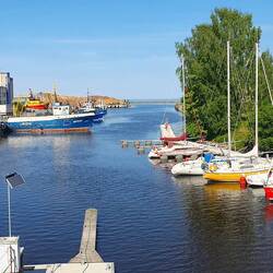 Der Yachthafen von Roja