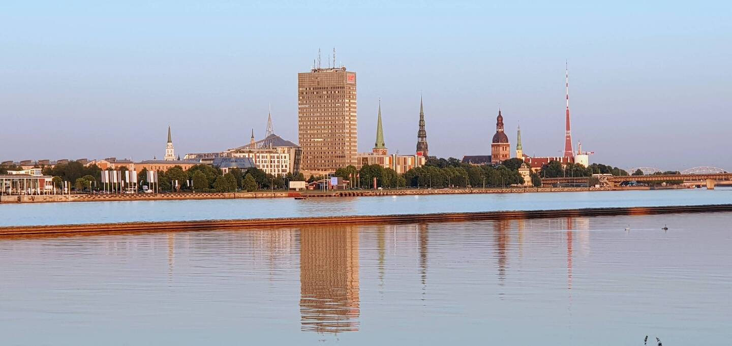 Die Skyline von Riga vor Sonnenuntergang